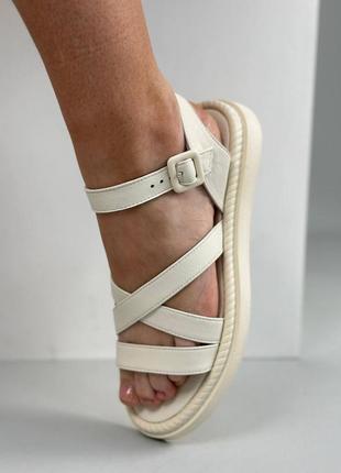 Сандалии кожаные