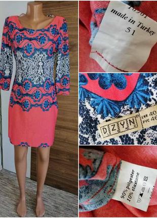 Женское яркое платье размером 40