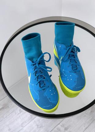 Шикарные  футзалки с чулком nike mercurial x5 фото