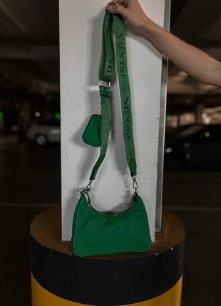Женская сумка prada re-edition mini green2 фото