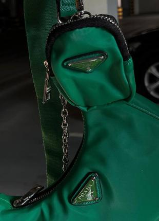 Женская сумка prada re-edition mini green5 фото