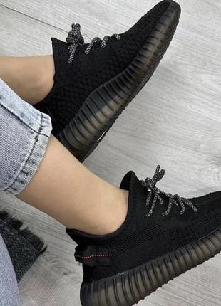 Кроссовки изи буст 350 в чёрном цвете / кроссовки yeezy boots 3501 фото