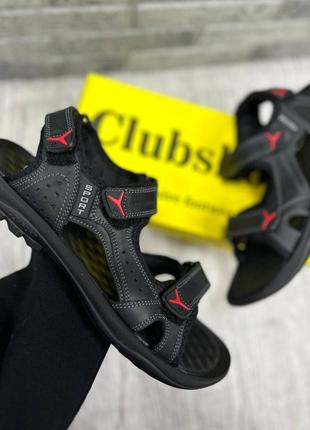 Чоловічі літні чорні сандалі на трьох оптимальних липучках від виробника clubshoes