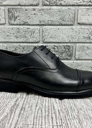 Чоловічі туфлі wot's класичні шкіряні чорні5 фото