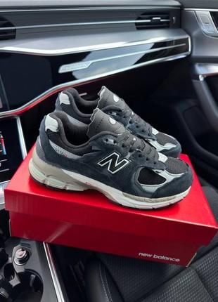 Чоловічі кросівки в стилі new balance 2002r нью беленс / демісезонні / весняні, літні, осінні / взуття / замша, сітка / чорні, сірі, сині