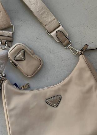 Женская сумка prada re-edition beige3 фото