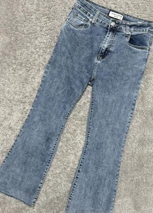 Жіночі трендові укорочені джинси