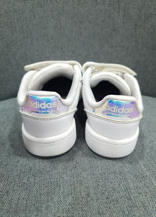 Кросівки дитячі adidas, розмір 233 фото