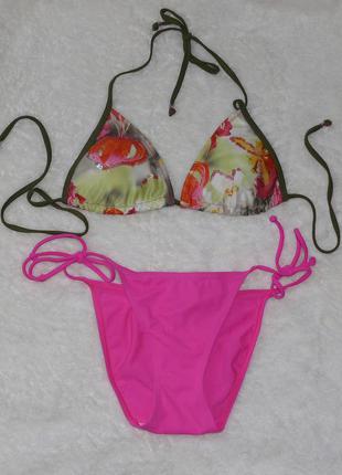 Яркий купальник. чашка а-в, плавки новые 42-44 р.