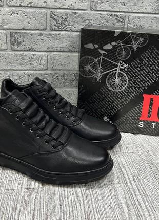 Шкіряні зимові чоловічі черевики чорного кольору від виробника detta
