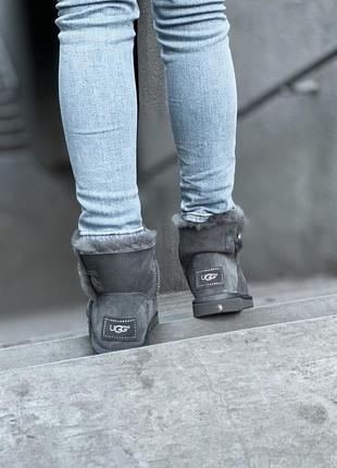 Женские серые угги ugg mini bailey button swarovski grey4 фото