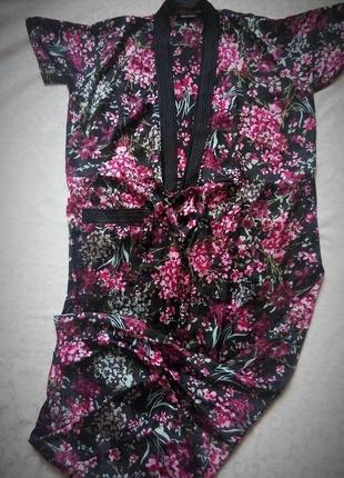 Жіночий легкий халат