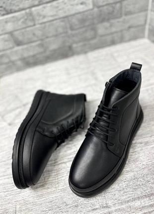 Демисезонные ботинки женские в черном цвете на шнурке2 фото