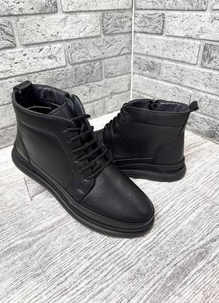 Демісезонні черевики жіночі в чорному кольорі. на шнурку1 фото