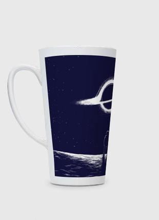 Чашка с принтом латте «космонавт смотрит на планету»