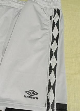 Мужские серые и шорты umbro с лампасами,новые.