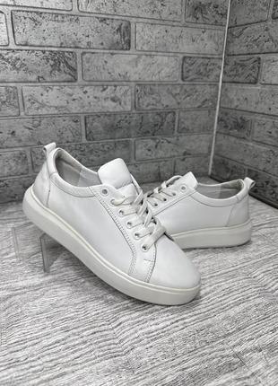 Кроссовки polina кожаные белые