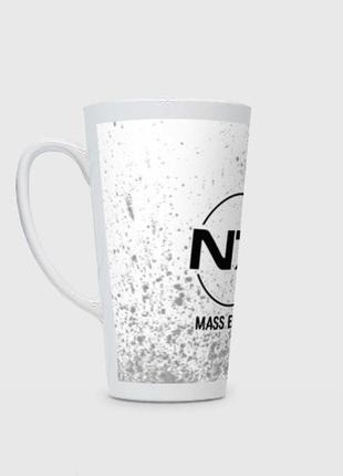 Чашка с принтом латте «mass effect glitch на светлом фоне»