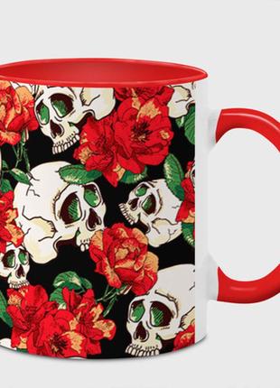 Чашка с принтом  «черепки и розы» (цвет чашки на выбор)