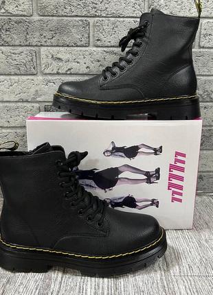 Женские кожаные ботинки dr. martens демисезонные