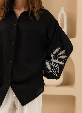 Рубашка женская черная льняная с колосками на рукавах2 фото