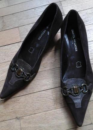 Коричневые замшевые туфли daniel hechter