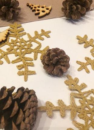 Новорічний декор в'язані сніжинки на ялинку ручної роботи