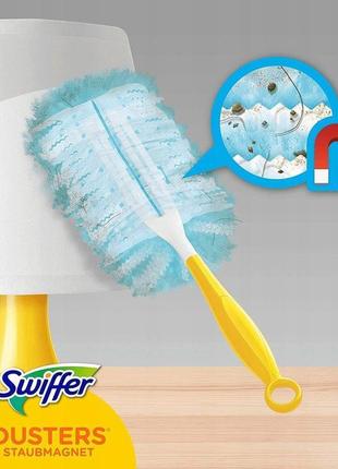 Набор для уборки swiffer швабра traps & locks и щетка - веник для сухой уборки swiffer duster8 фото