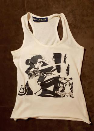 Крута майка зі стильним принтом