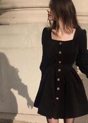 Ну очень красивое платье из вельвета