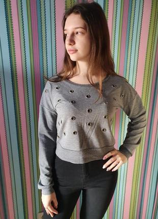 Укороченный свитшот с отверстиями clockhouse молодёжный