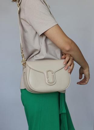 Жіноча сумка marc jacobs saddle beige lux женская сумка, сумка марк джейкобс бежевого кольору5 фото