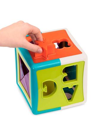 Розвивальна іграшка-сортер розумний куб battat lite bt2577z 12 форм4 фото