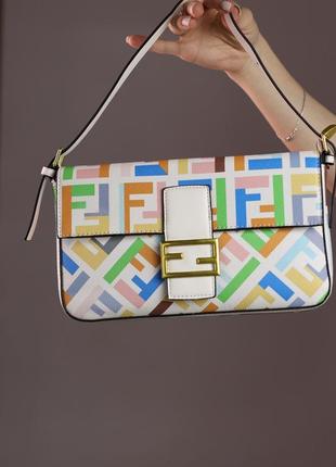 Женская сумка fendi white colour, женская сумка, фэнди белого цвета с цветным логотипом.4 фото