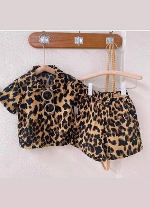 Літній костюм для дівчаток шорти та сорочка з принтом лео розміри 116-158
