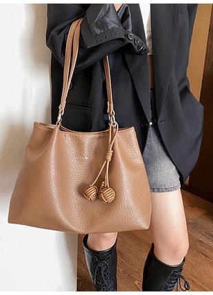 Модная женская сумка мешок коричневая, большая стильная женская сумочка3 фото