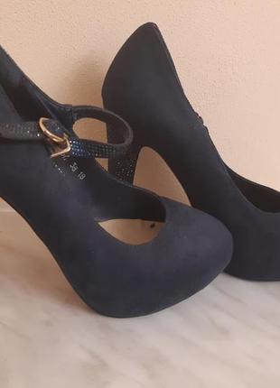 Замшеві туфлі для жінок 36 розмір, стан ідеальний