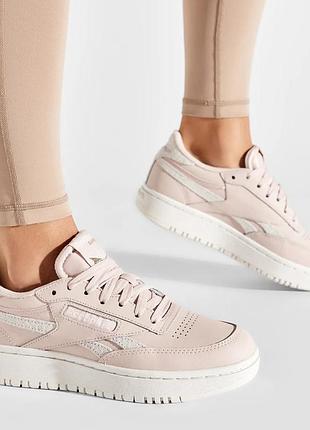 Кожаные кроссовки reebok 39 размера в идеальном состоянии