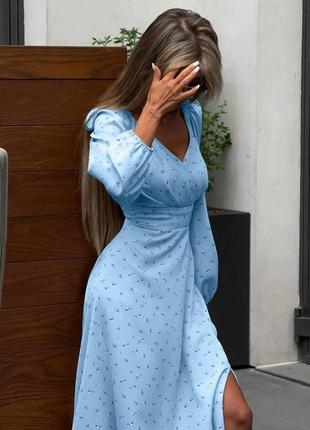 Модна жіноча сукня з розрізом блакитна  новинка 20246 фото