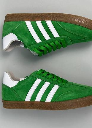 Женские замшевые кеды под самба