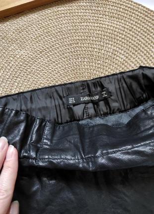 Стильная черная юбка эко кожа короткая с карманами прямая юбочка4 фото
