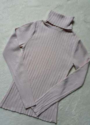 Пудрова водолазка в рубчик