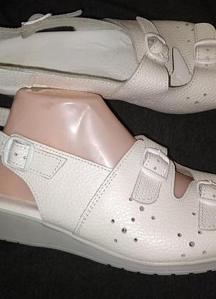 41р-26.5 нові босоніжки шкіра