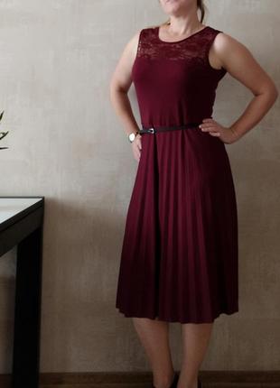 Летнее бордовое платье ниже колена1 фото