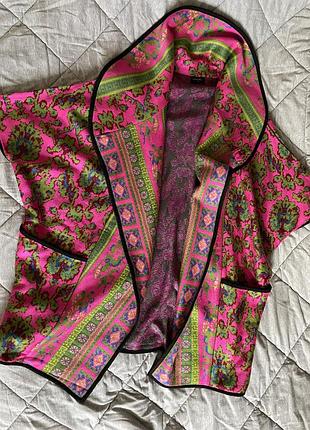 Пончо свободного фасона в стиле шанел