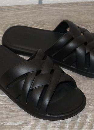 Шльопанці жіночі