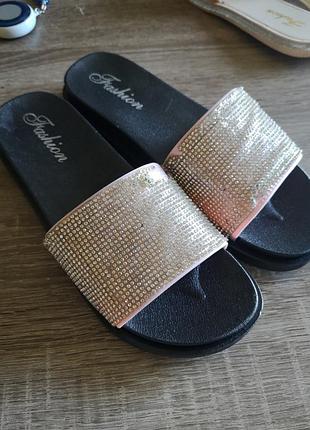 Шлепки новые 37р,есть брак!