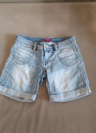 Джинсовые шорты
