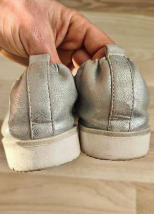 Серые лоферы женские дышащие лоферы мокасины серебряные летние туфли женские без каблуков marco tozzi4 фото