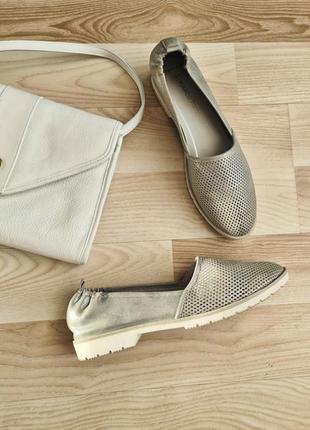 Серые лоферы женские дышащие лоферы мокасины серебряные летние туфли женские без каблуков marco tozzi2 фото